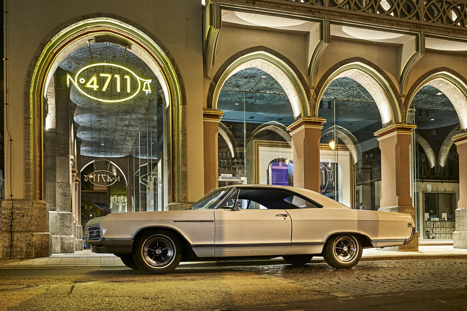Buick Le Sabre 400 Köln bei Nacht